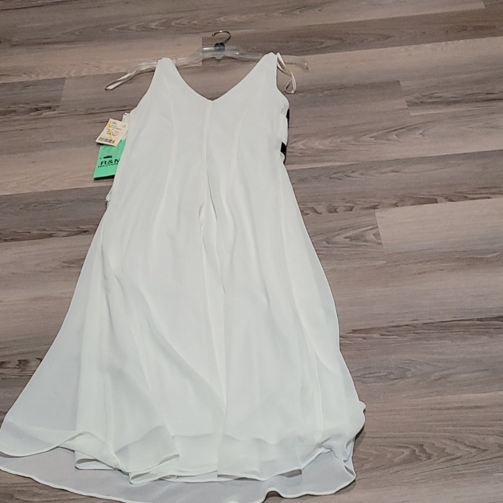 Dress - Picture 4 of 4